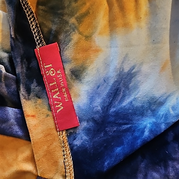 Tie dye shirt and matching long pants. - Picture 8 of 8